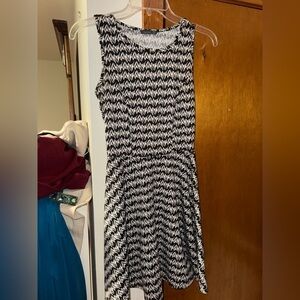 Black and white dress size xs